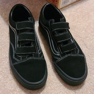 Black Vans Oldskool V size 9 Nwt/Box